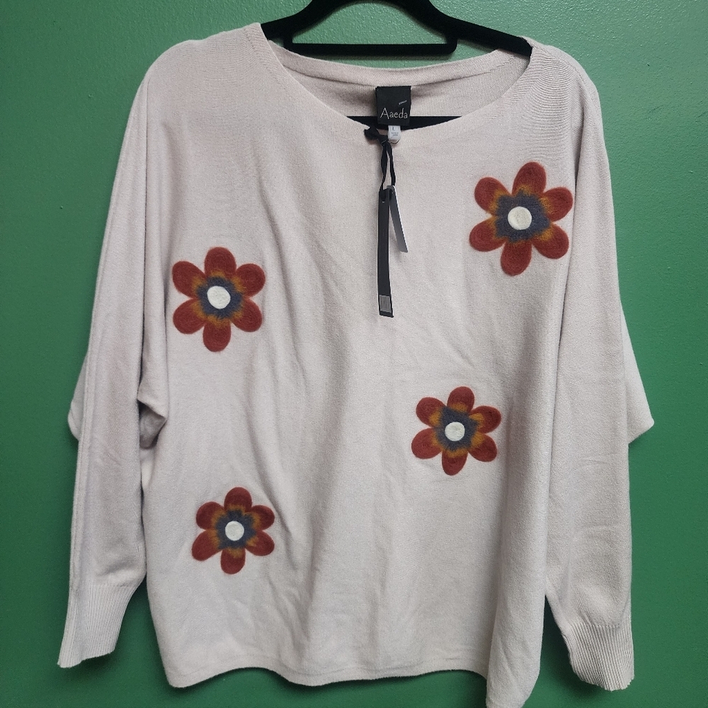 NWT Aaeda Floral Appliqué Knit Sweater | Size Large | Winter White